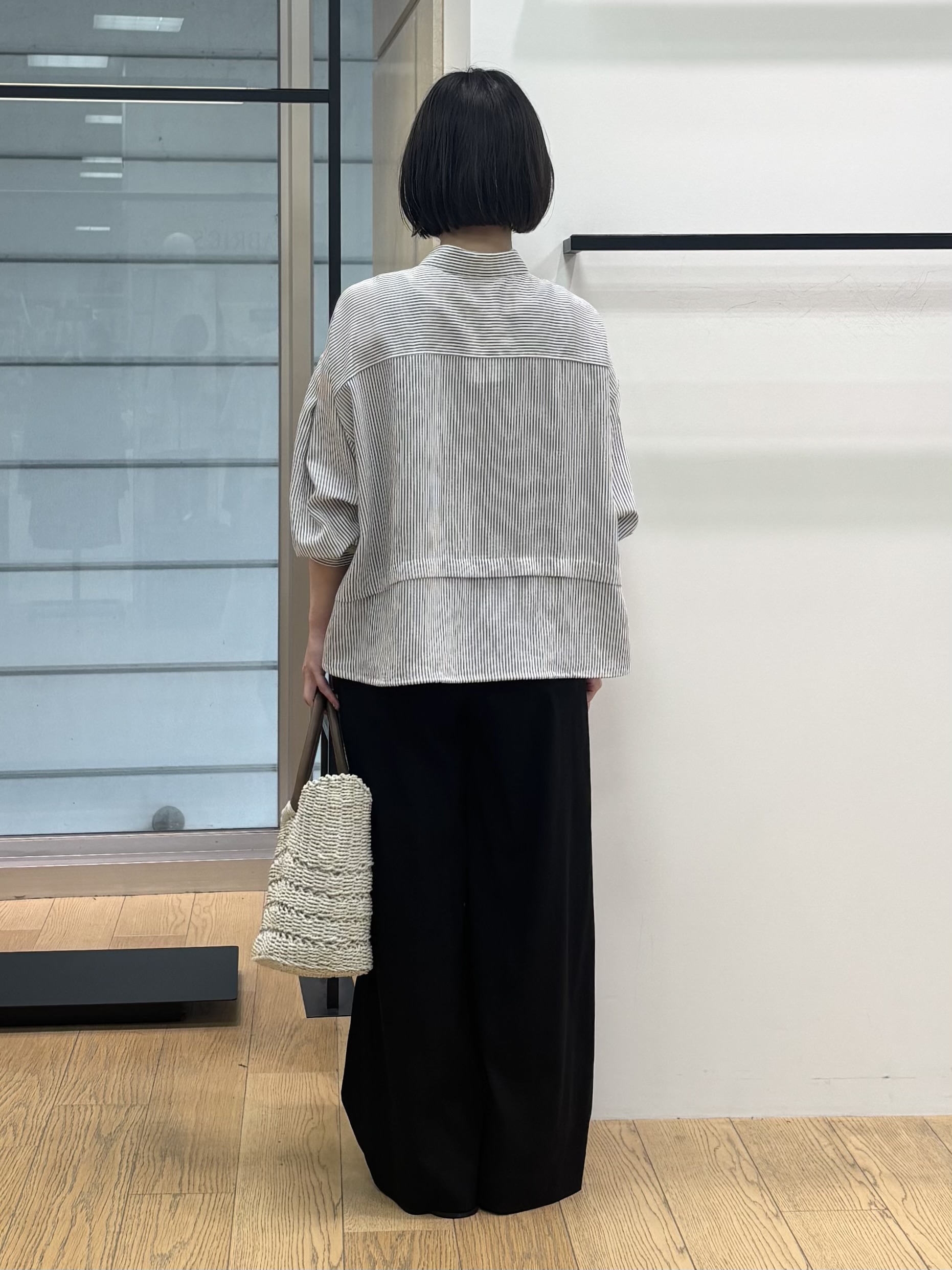 asamiさんの「INDIVI｜【接触冷感／洗える／2WAY】ドロスト付 シアーシャンブレーシャツ」を使ったコーディネート
