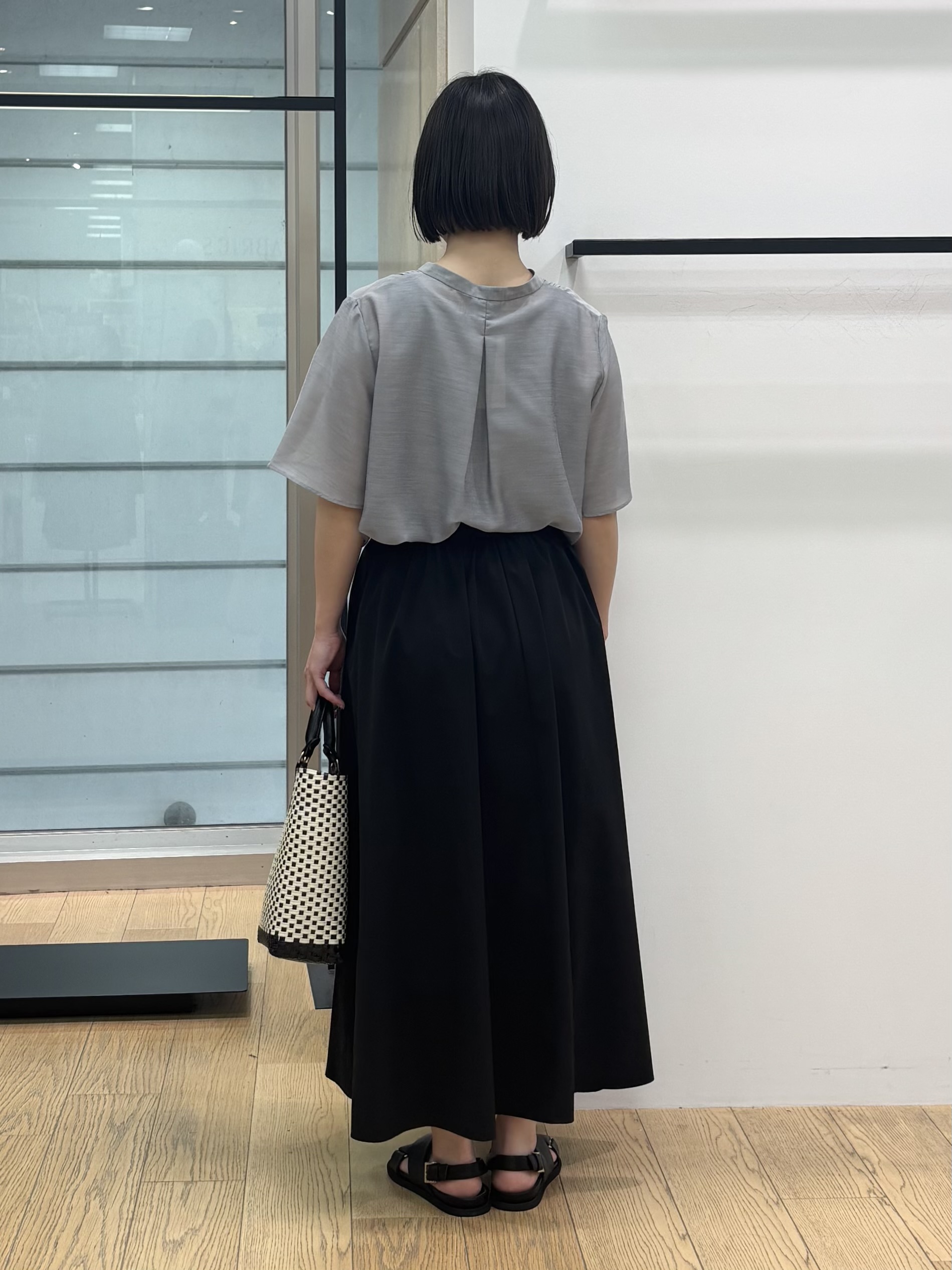 asamiさんの「INDIVI｜【接触冷感/洗える】シアーシャンブレーピンタックブラウス」を使ったコーディネート