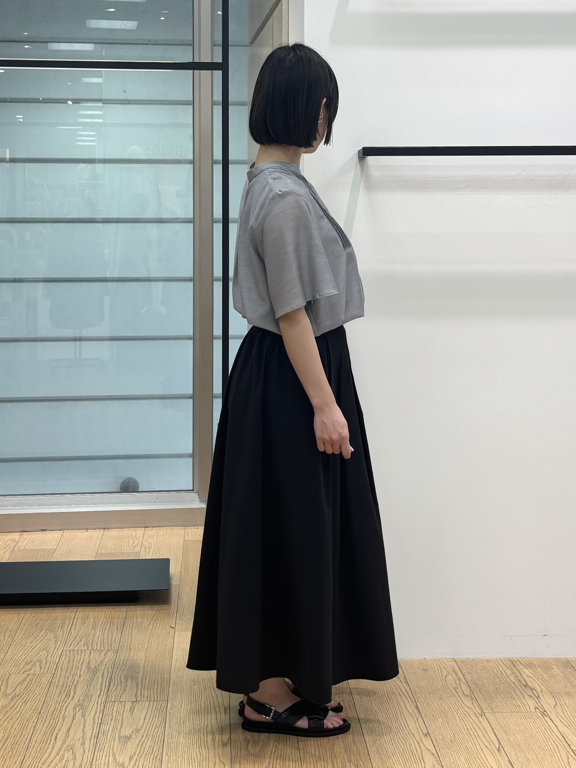 asamiさんの「INDIVI｜【接触冷感/洗える】シアーシャンブレーピンタックブラウス」を使ったコーディネート