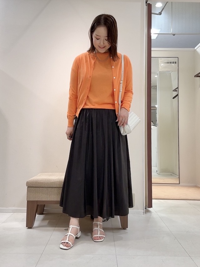 YUIさんの「UNTITLED｜【9色展開/アンサンブル可】コットンクルーネックカーディガン」を使ったコーディネート