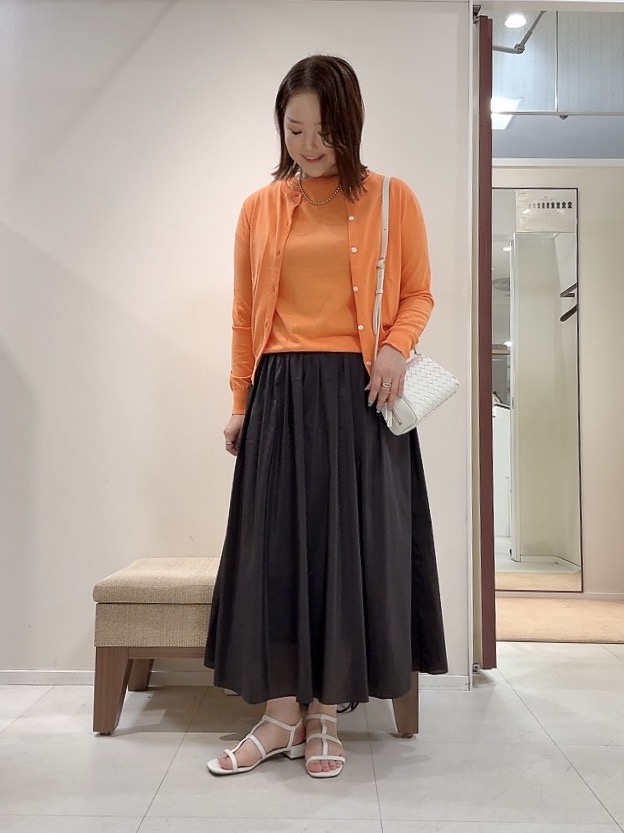 YUIさんの「UNTITLED｜【9色展開/アンサンブル可】コットンクルーネックカーディガン」を使ったコーディネート