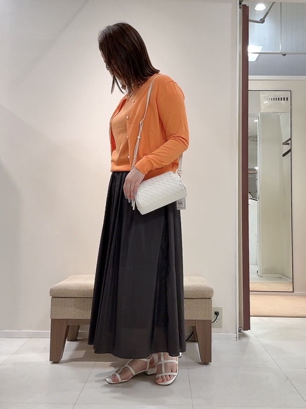 YUIさんの「UNTITLED｜【9色展開/アンサンブル可】コットンクルーネックカーディガン」を使ったコーディネート