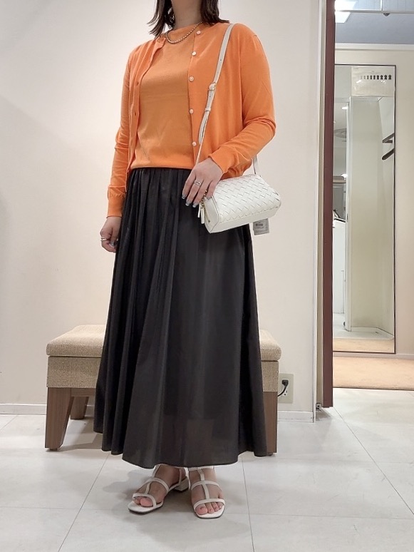 YUIさんの「UNTITLED｜【9色展開/アンサンブル可】コットンクルーネックカーディガン」を使ったコーディネート