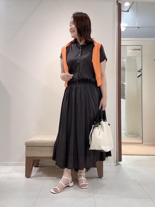 YUIさんの「UNTITLED｜【9色展開/アンサンブル可】コットンクルーネックカーディガン」を使ったコーディネート