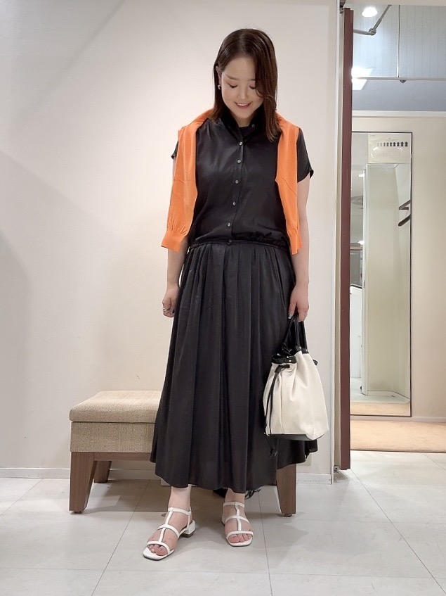 YUIさんの「UNTITLED｜【9色展開/アンサンブル可】コットンクルーネックカーディガン」を使ったコーディネート