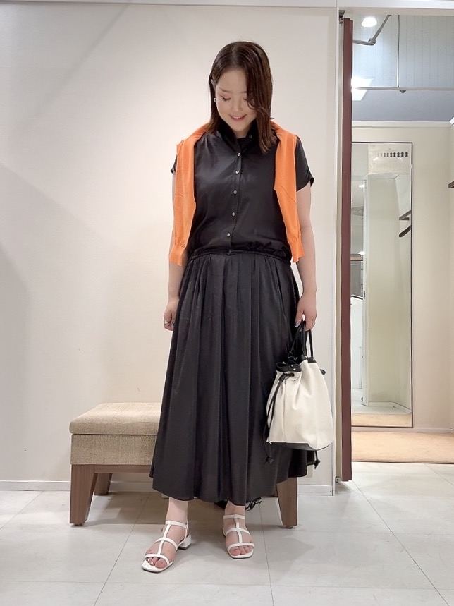 YUIさんの「UNTITLED｜【9色展開/アンサンブル可】コットンクルーネックカーディガン」を使ったコーディネート