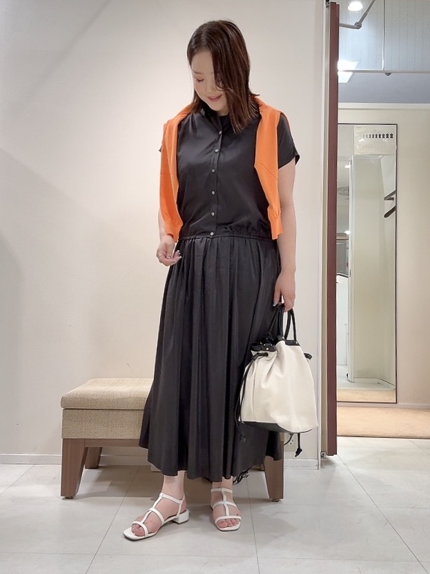 YUIさんの「UNTITLED｜【9色展開/アンサンブル可】コットンクルーネックカーディガン」を使ったコーディネート