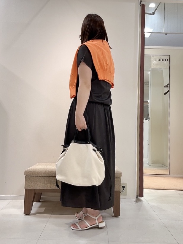 YUIさんの「UNTITLED｜【9色展開/アンサンブル可】コットンクルーネックカーディガン」を使ったコーディネート