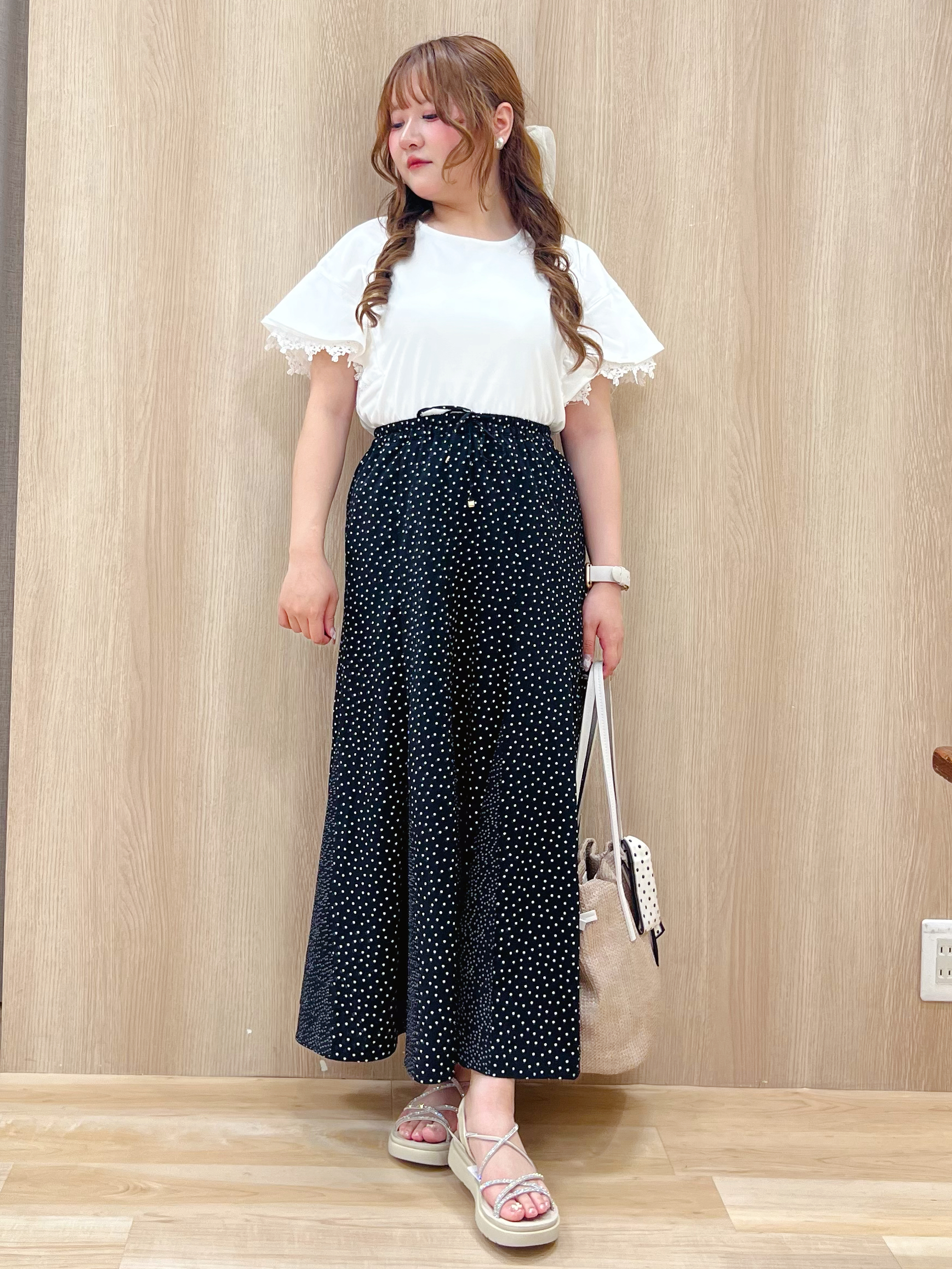 みことさんの「grove｜【二の腕カバー、UV/ひんやり】涼しく華やかに、レースレイヤードスリーブTシャツ」を使ったコーディネート