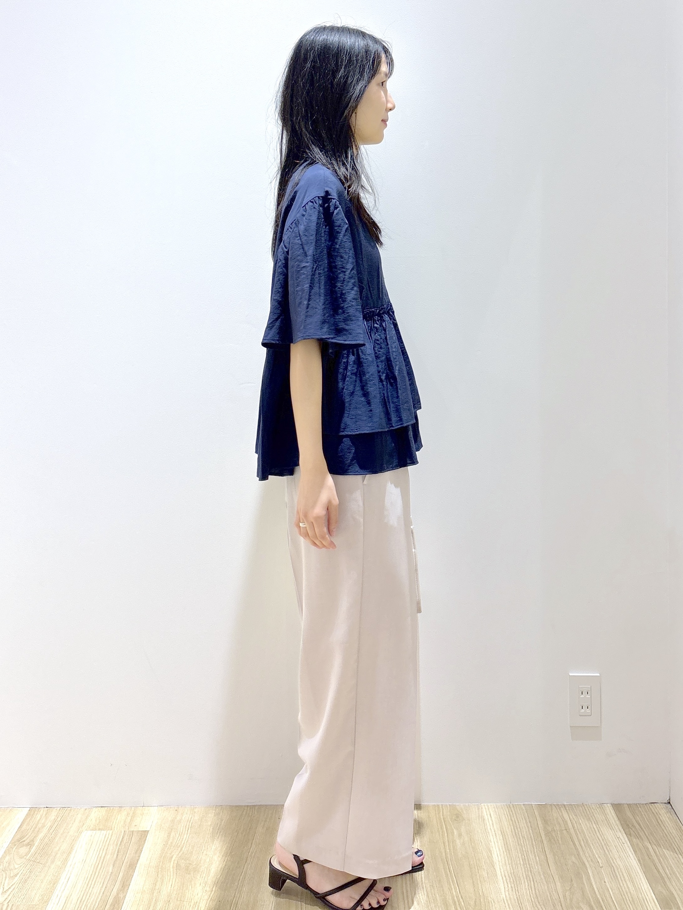 sachikoさんの「OPAQUE.CLIP｜アシンメトリーペプラムブラウス【洗濯機OK】」を使ったコーディネート