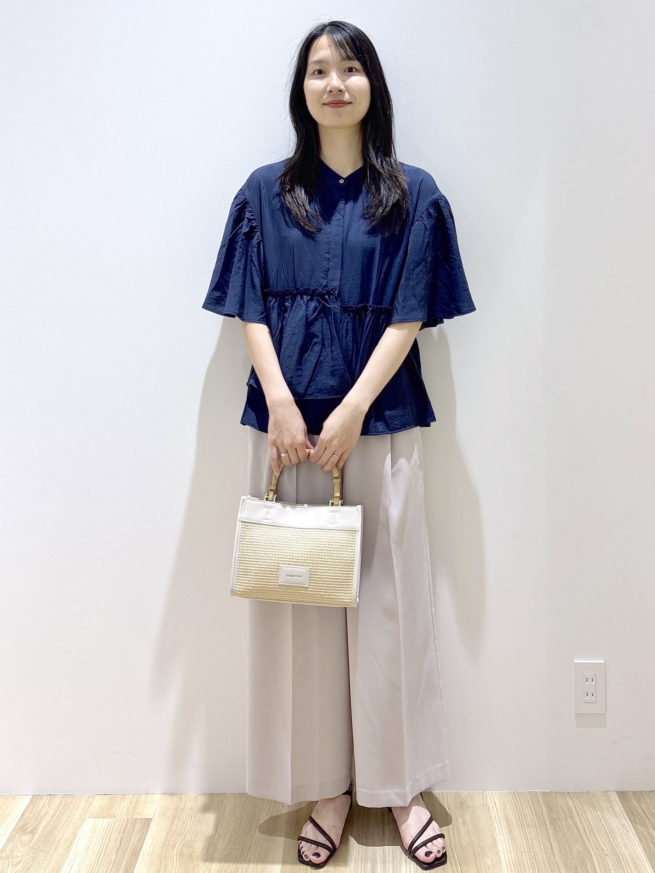 sachikoさんの「OPAQUE.CLIP｜アシンメトリーペプラムブラウス【洗濯機OK】」を使ったコーディネート
