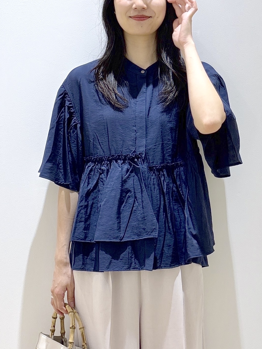 sachikoさんの「OPAQUE.CLIP｜アシンメトリーペプラムブラウス【洗濯機OK】」を使ったコーディネート