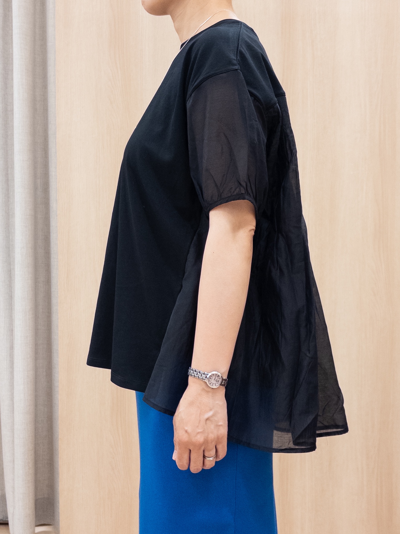 シュウコさんの「grove｜【貴島明日香さん着用/UVカット】体型カバー叶う、バックプリーツTシャツ」を使ったコーディネート
