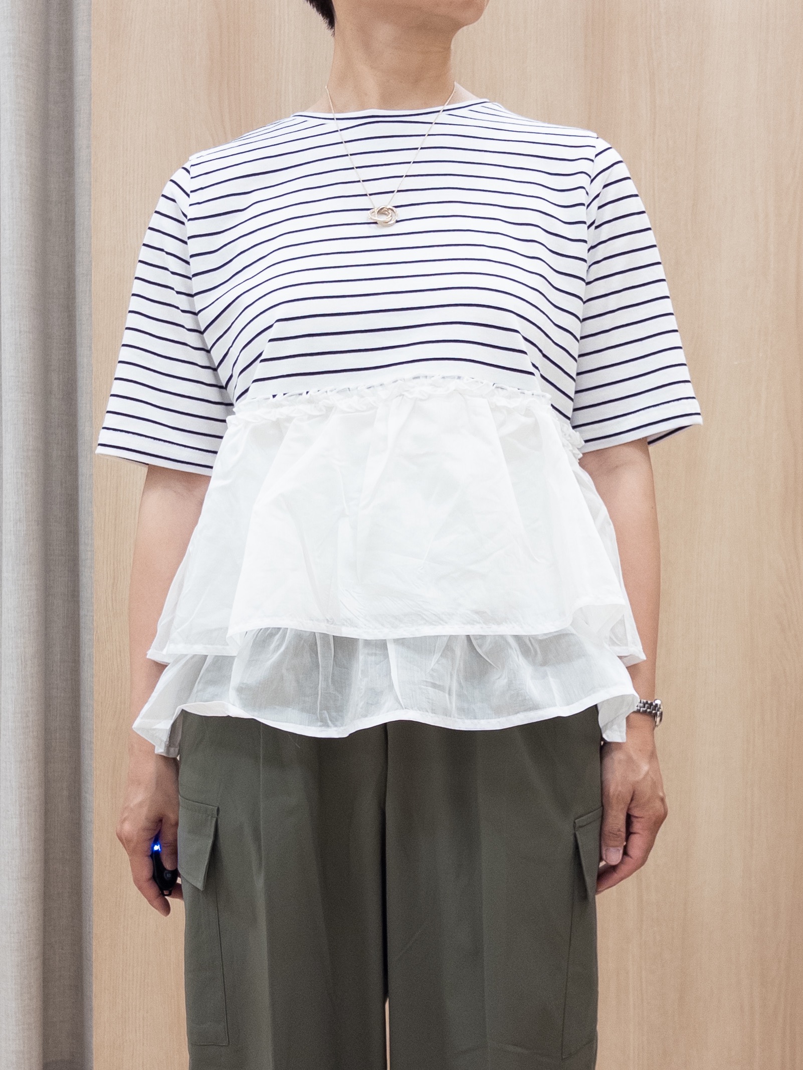 シュウコさんの「grove｜【体型カバー】INせず決まる、ウエストシアーフリルTシャツ」を使ったコーディネート