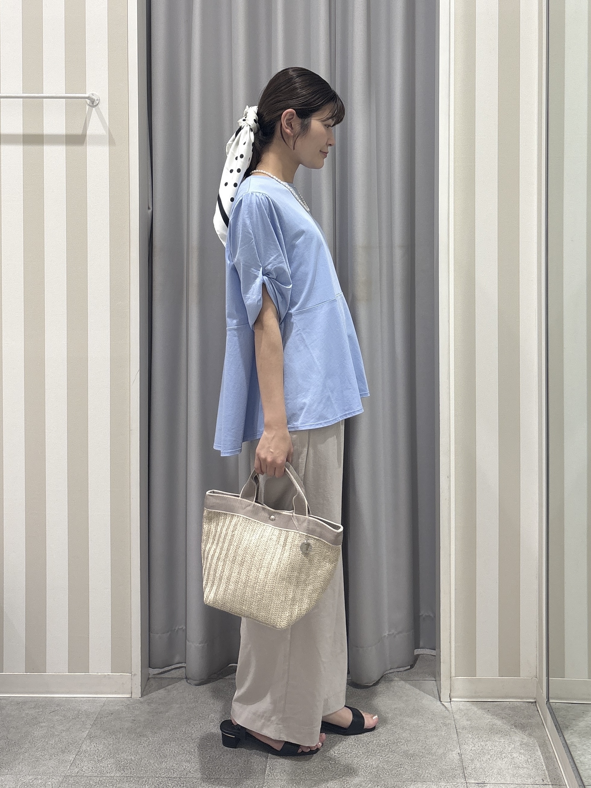 Rikaさんの「SHOO･LA･RUE｜【ひんやり/S-LL/洗濯機可】切り替えラインでスタイルアップ お袖ねじり ペプラムトップス」を使ったコーディネート