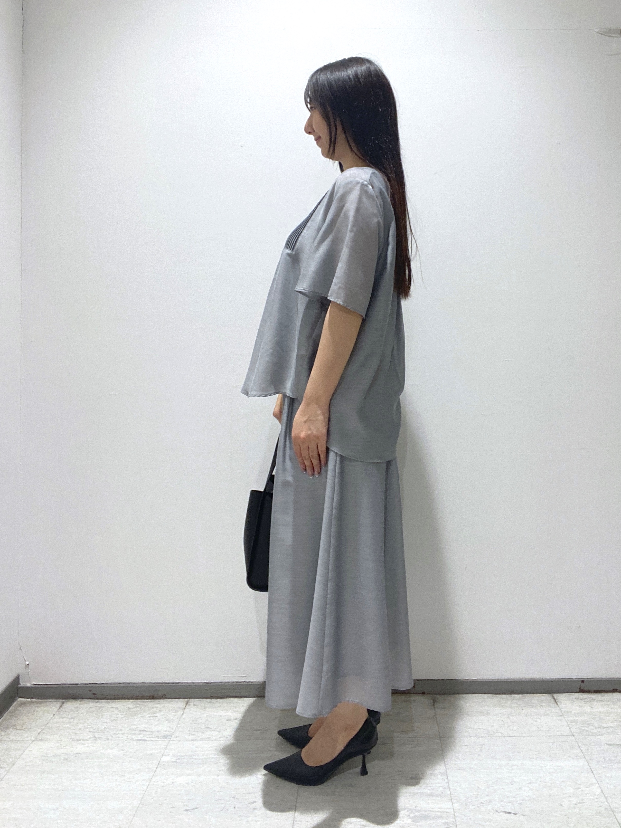 meiさんの「INDIVI｜【合皮／ミドルサイズ】春カラーフォルムバッグ」を使ったコーディネート