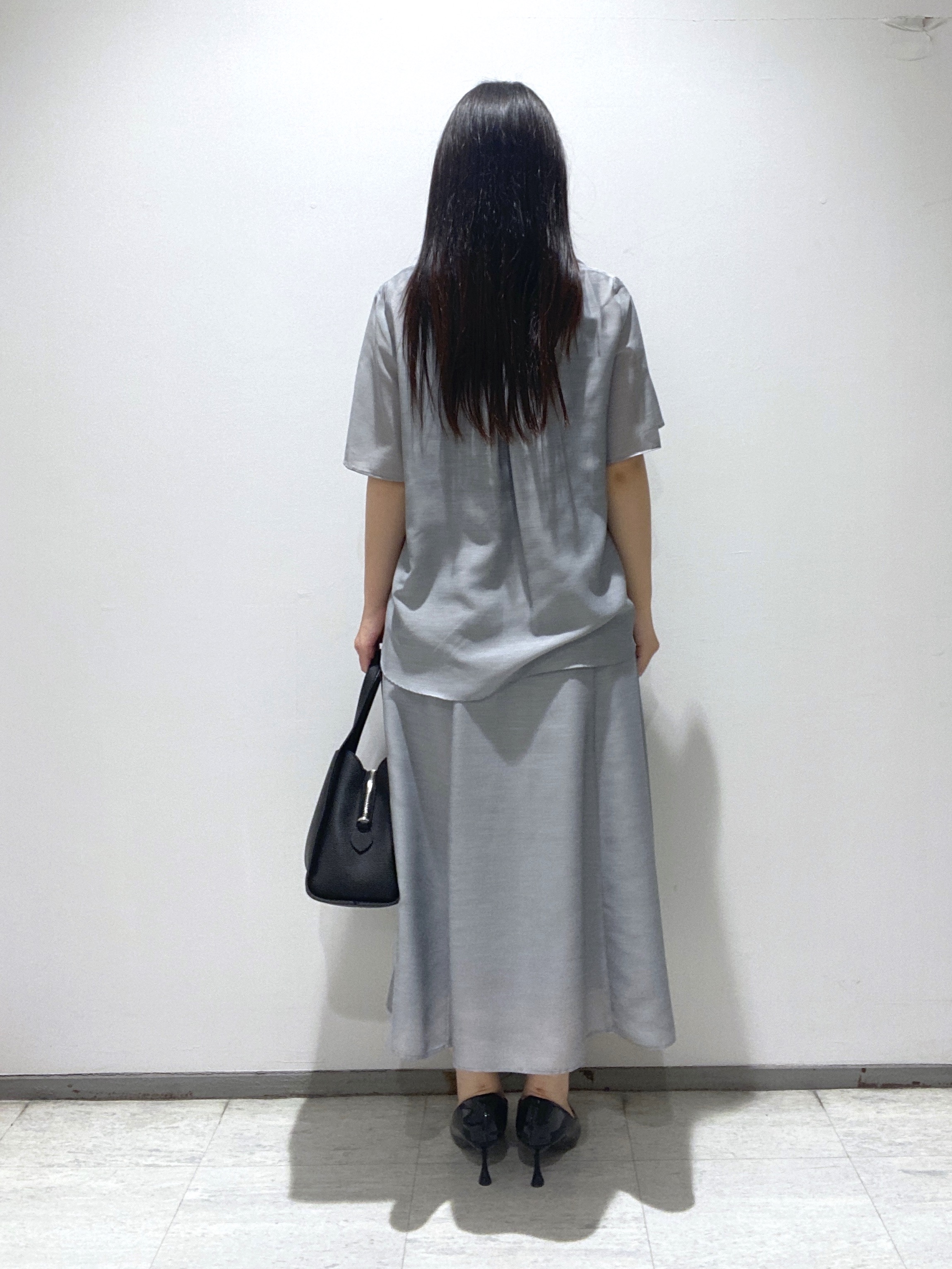 meiさんの「INDIVI｜【合皮／ミドルサイズ】春カラーフォルムバッグ」を使ったコーディネート