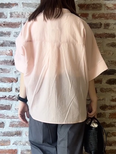 tokiさんの「THE SHOP TK｜【高レビュー/体型カバー】さらっと快適 ドルマン5分袖ブラウス」を使ったコーディネート