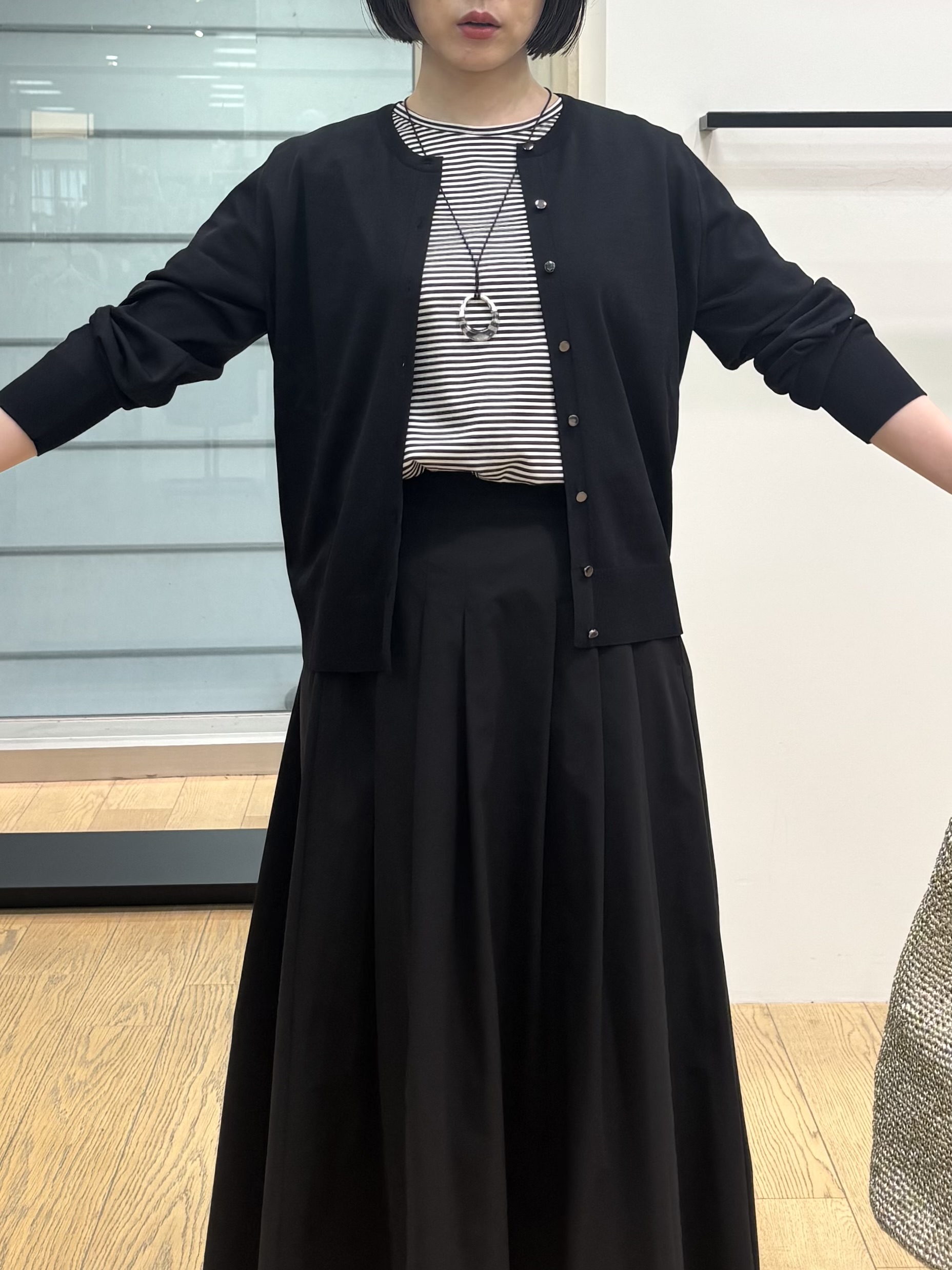 asamiさんの「INDIVI｜【汗ジミ防止／褒められTシャツ】上品カジュアル！ドルマンTシャツ」を使ったコーディネート