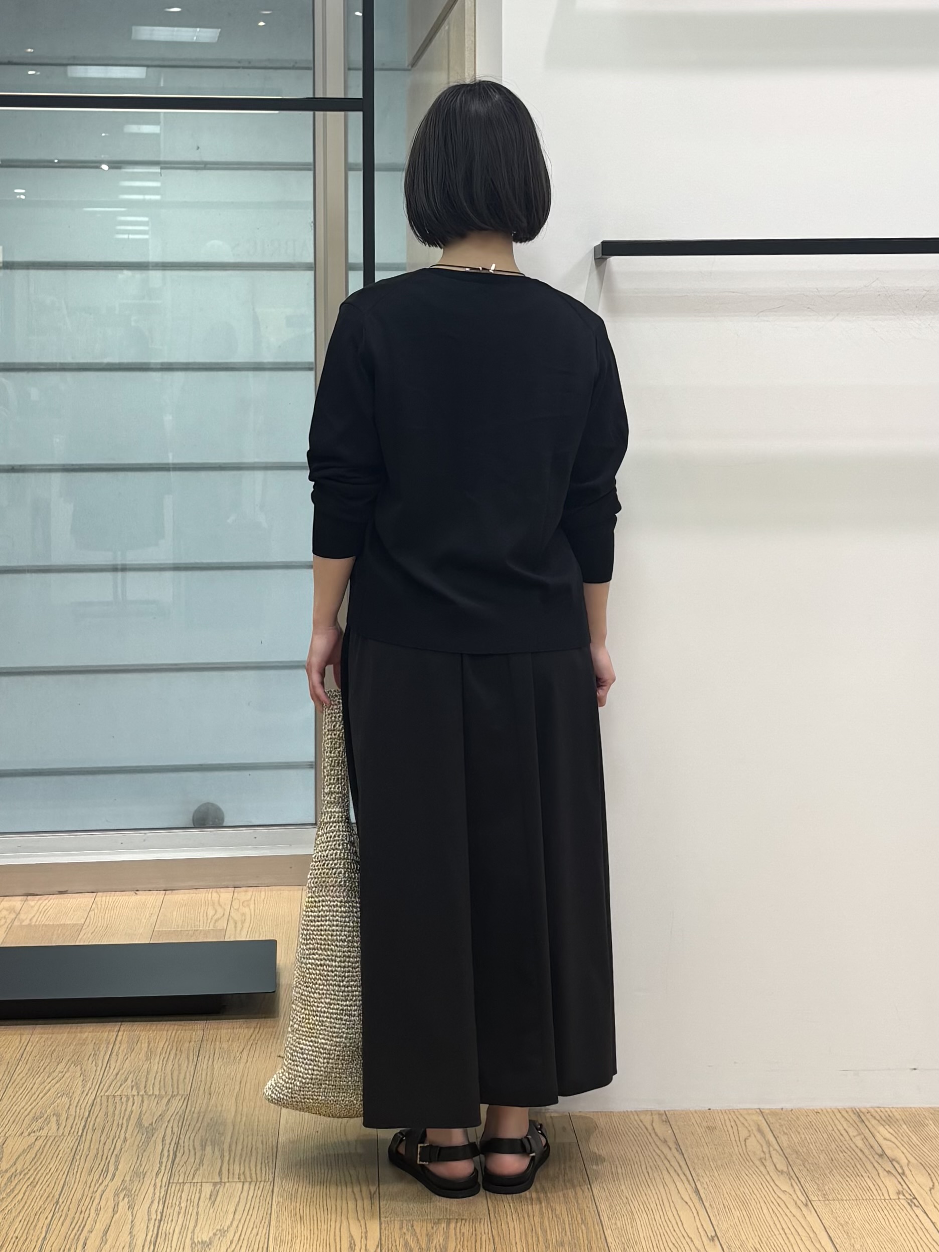asamiさんの「INDIVI｜【汗ジミ防止／褒められTシャツ】上品カジュアル！ドルマンTシャツ」を使ったコーディネート