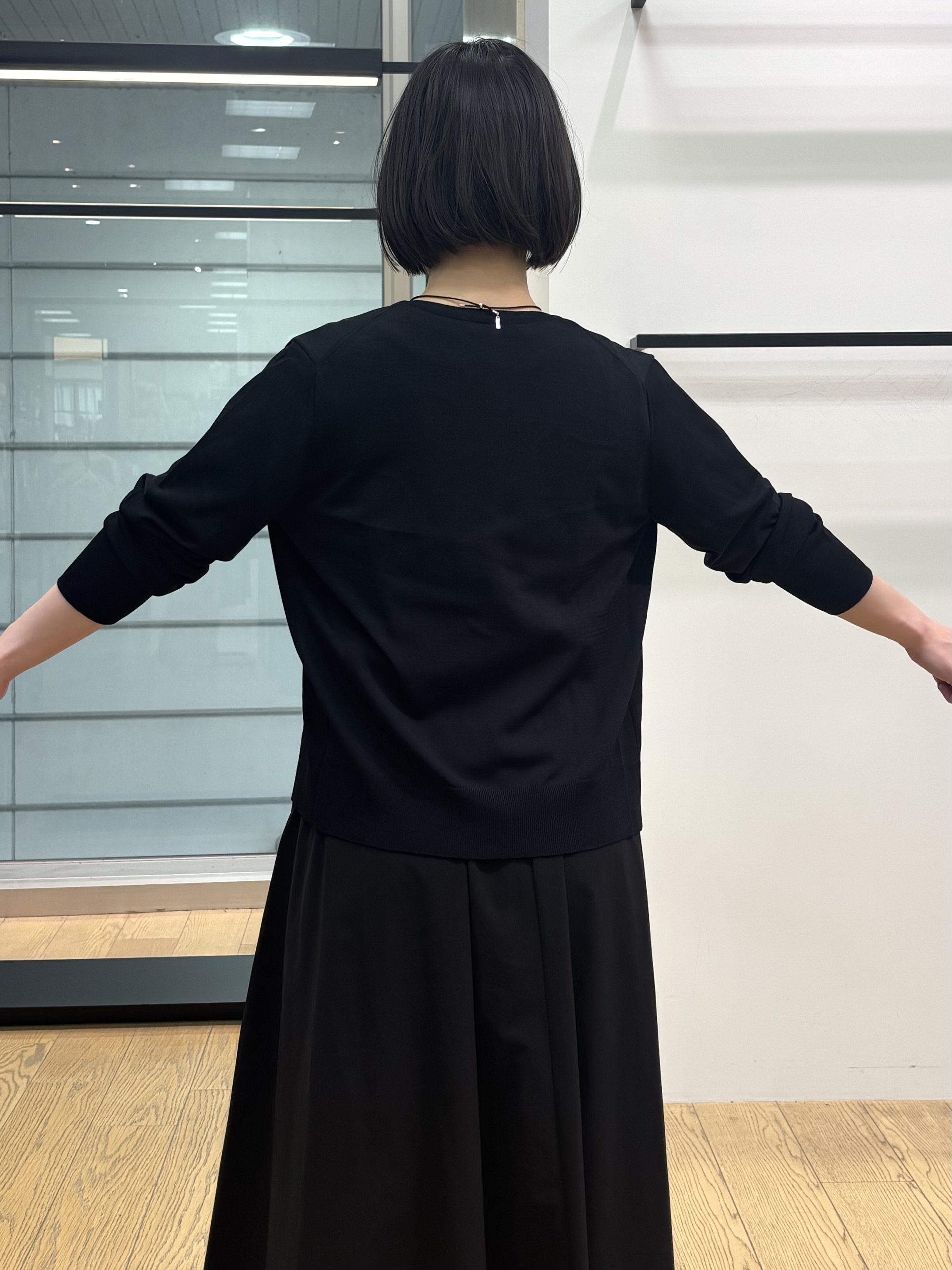 asamiさんの「INDIVI｜【汗ジミ防止／褒められTシャツ】上品カジュアル！ドルマンTシャツ」を使ったコーディネート