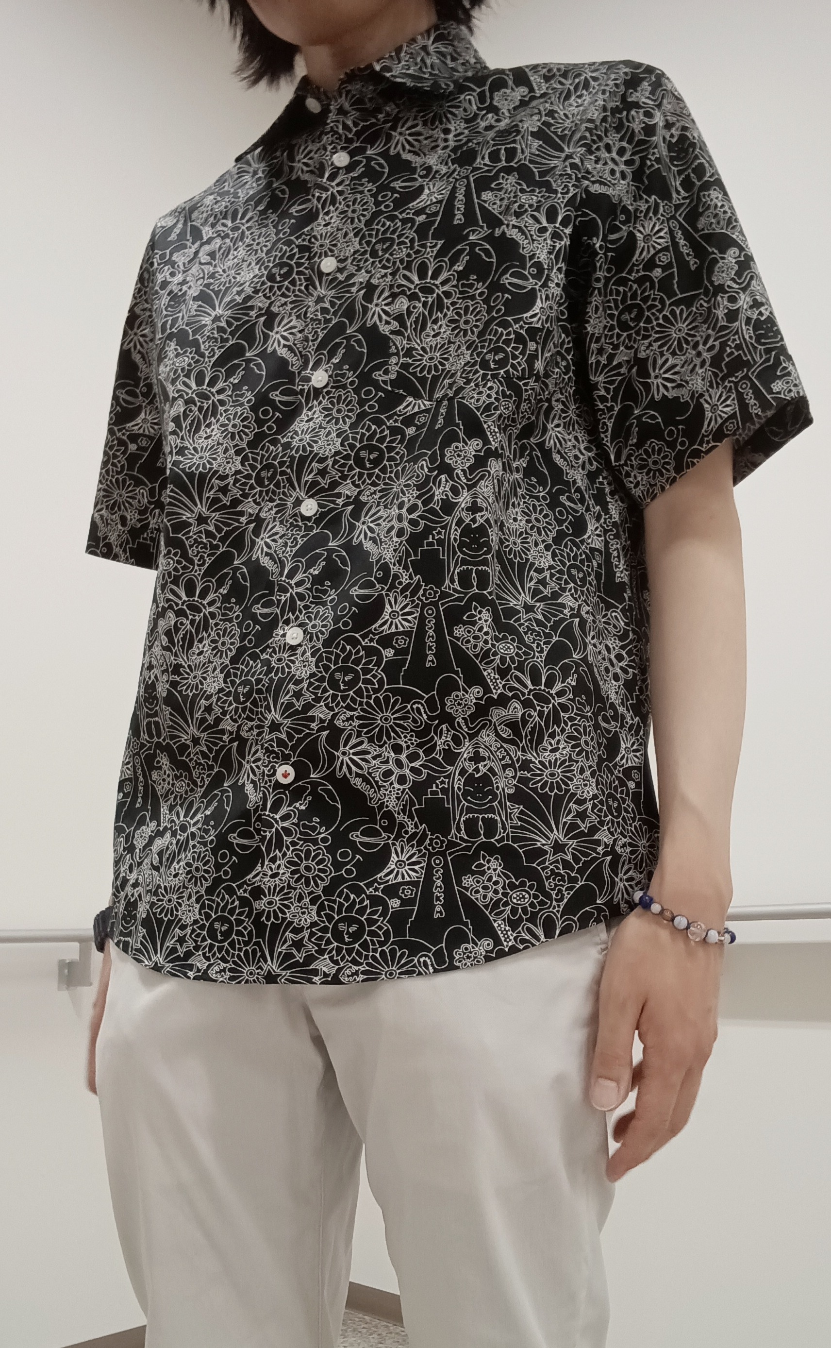 moritaさんの「TAKEO KIKUCHI｜【BOWLER HAT LABEL】ビリケンさんプリント 半袖シャツ」を使ったコーディネート