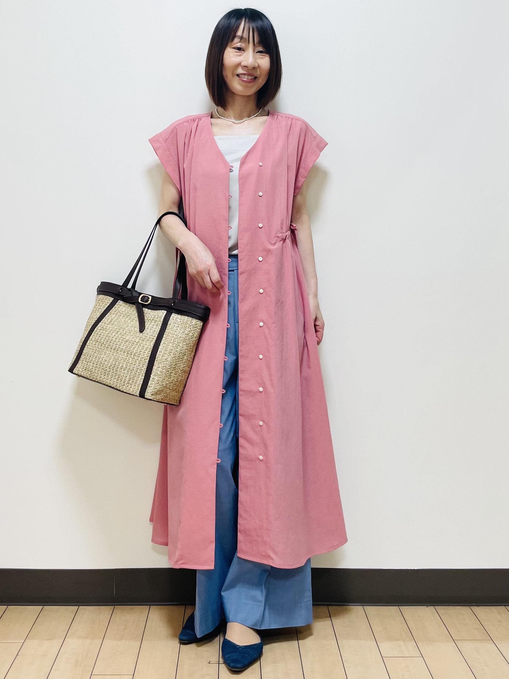 Riiさんの「Reflect｜【通気性あり／涼しい／マシンウォッシャブル】フロントボタンワンピース」を使ったコーディネート