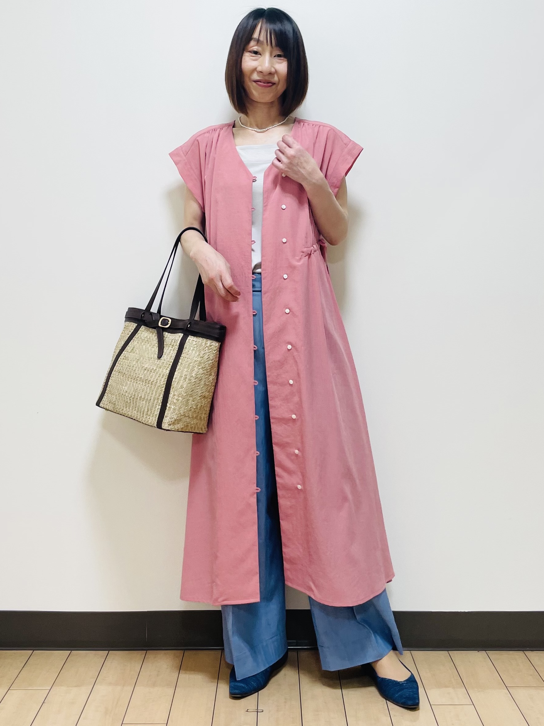 Riiさんの「Reflect｜【通気性あり／涼しい／マシンウォッシャブル】フロントボタンワンピース」を使ったコーディネート