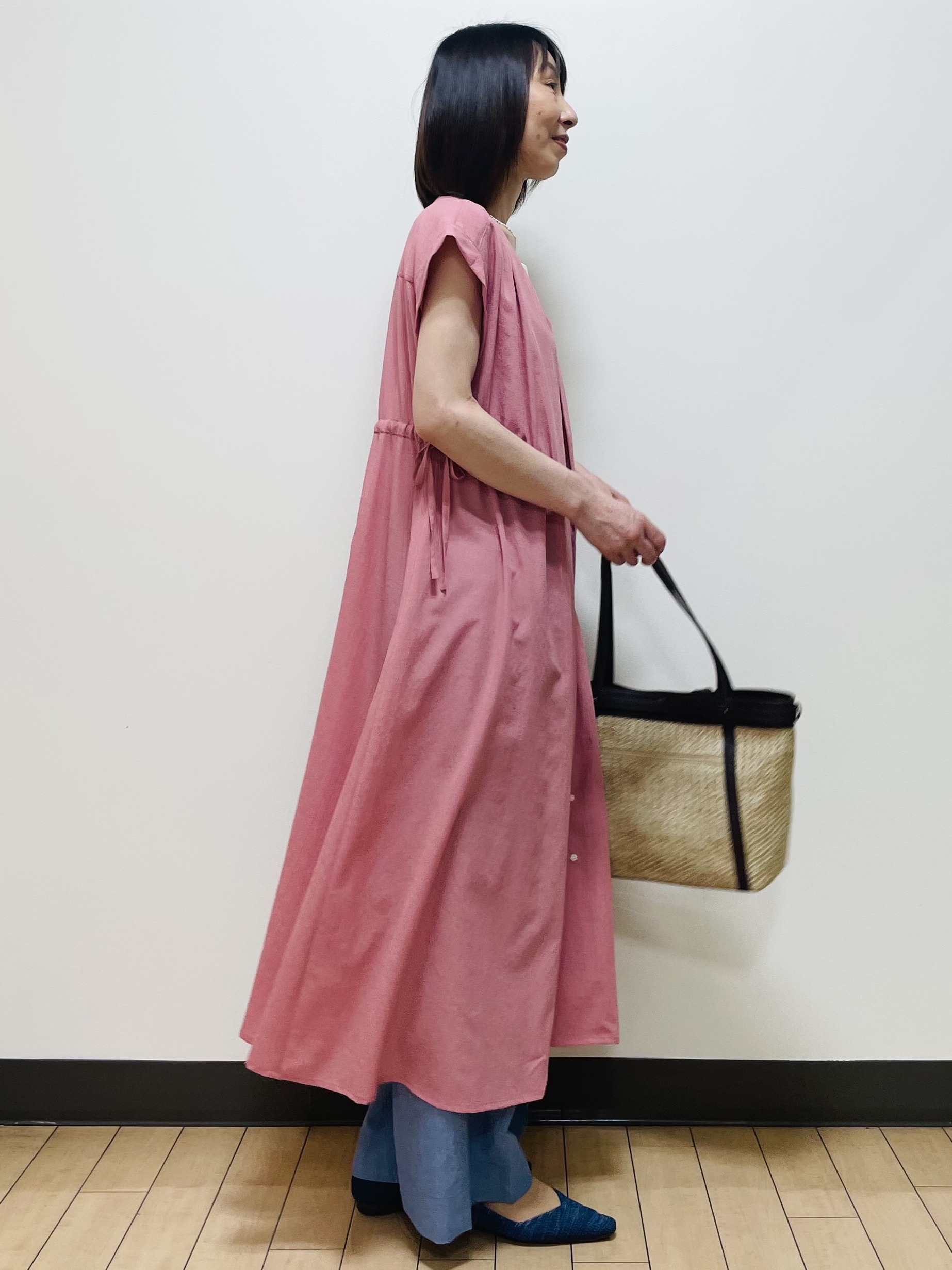 Riiさんの「Reflect｜【通気性あり／涼しい／マシンウォッシャブル】フロントボタンワンピース」を使ったコーディネート