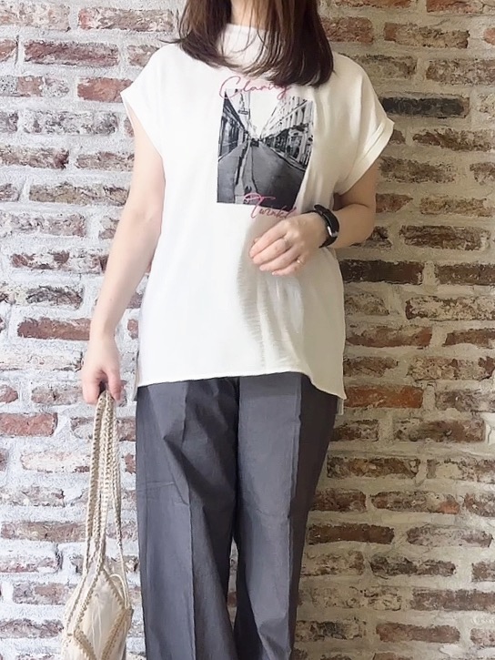 tokiさんの「THE SHOP TK｜【ひんやりさらさら】軽やかに着られる プリントTシャツ」を使ったコーディネート