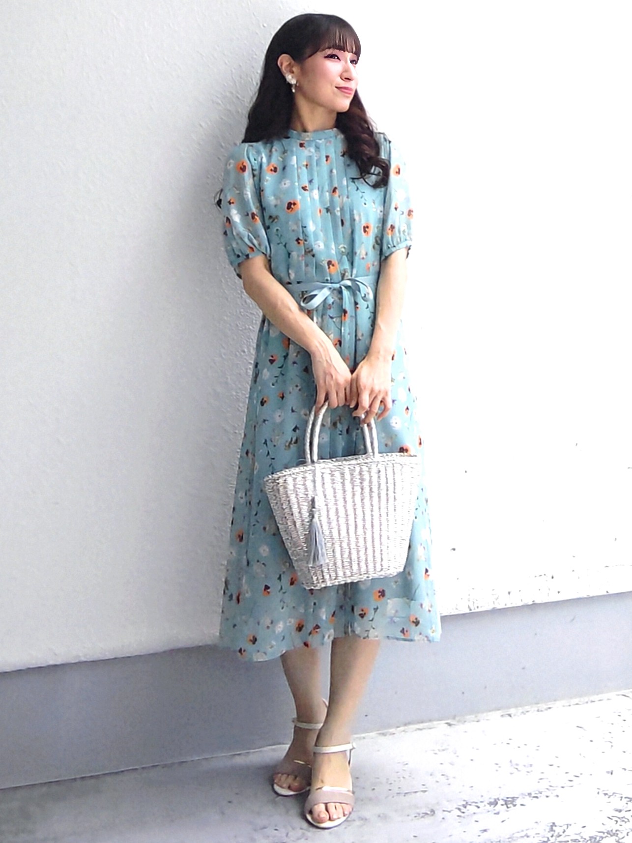 keinaさんの「SunaUna｜【co creation and yours／SS～L】多色花柄プリーツワンピース」を使ったコーディネート
