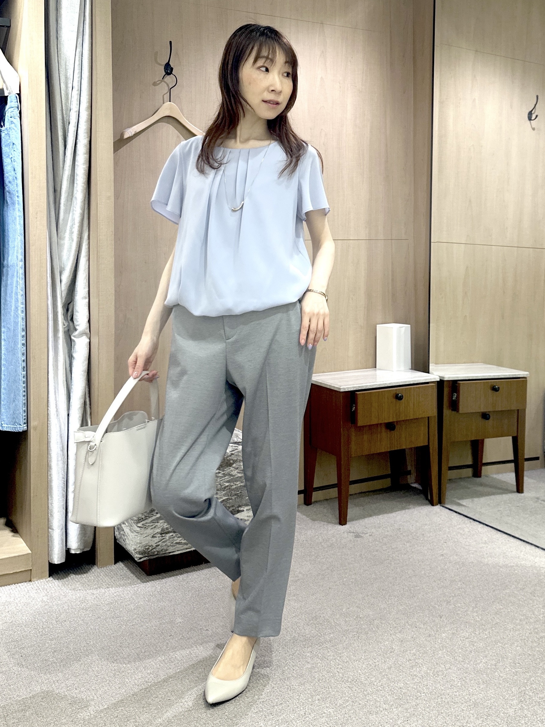 Miwaさんの「UNTITLED｜【透けにくい/スーツインナー】パウダリータックブラウス」を使ったコーディネート