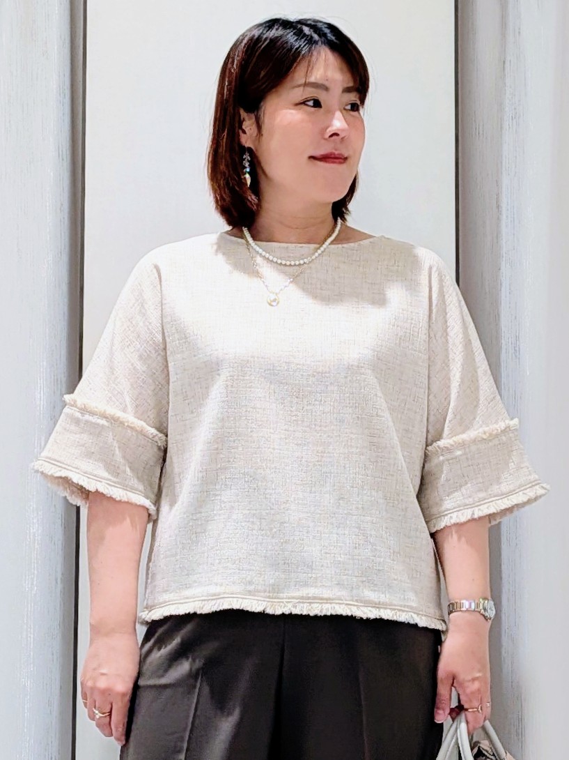 Onumaさんの「UNTITLED｜ドライミックスツィードブラウス」を使ったコーディネート