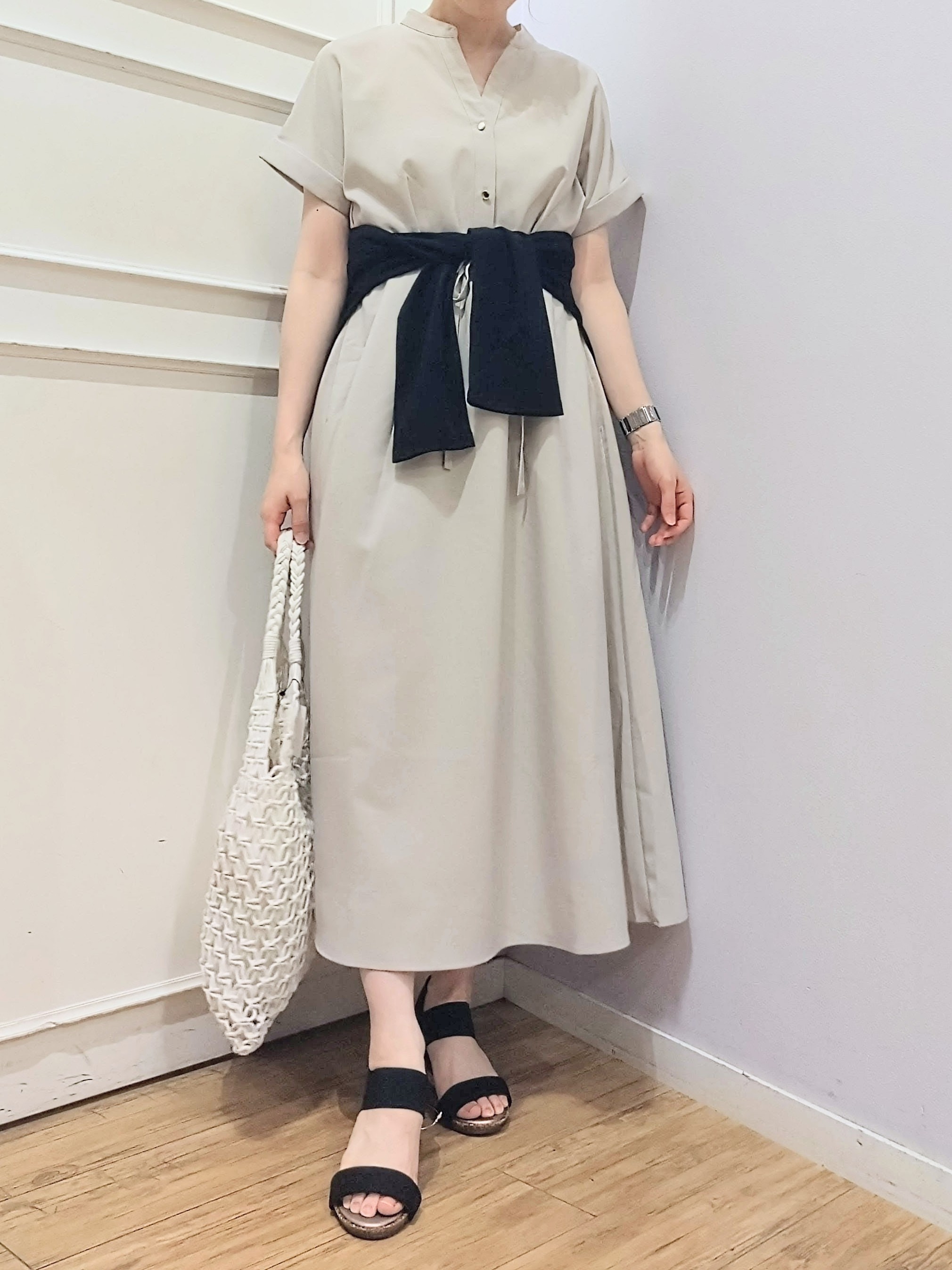 miomioさんの「SHOO･LA･RUE｜【洗濯機可／洗濯後しわになりにくい】ウエストタックフレンチワンピース」を使ったコーディネート