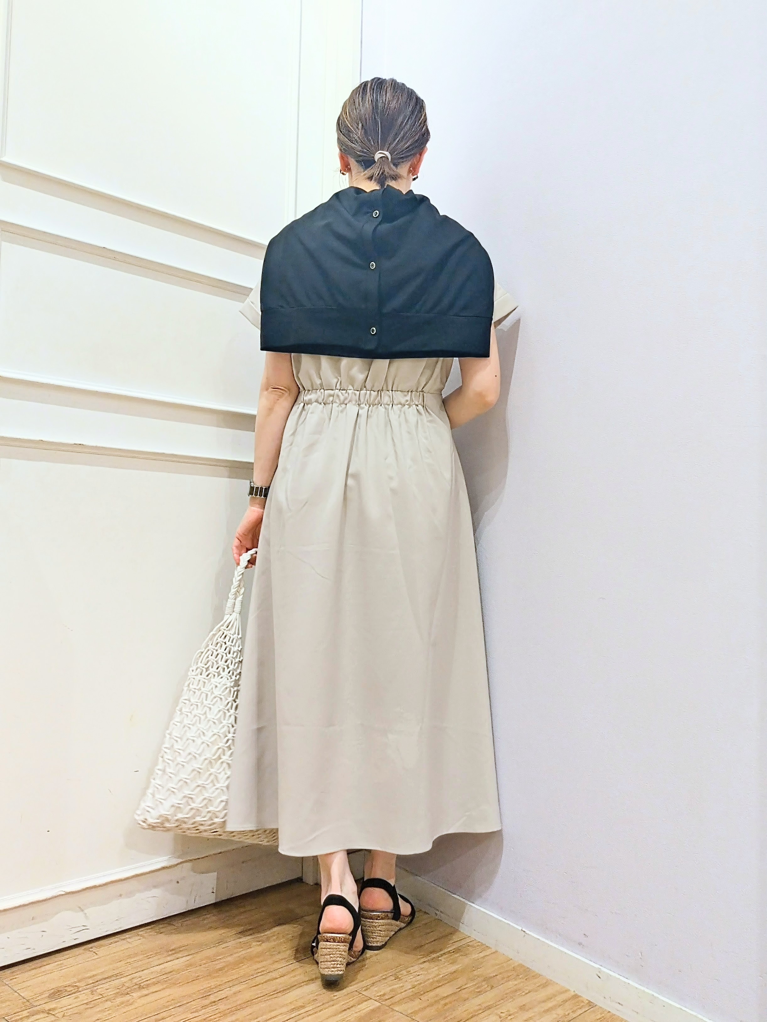 miomioさんの「SHOO･LA･RUE｜【洗濯機可／洗濯後しわになりにくい】ウエストタックフレンチワンピース」を使ったコーディネート