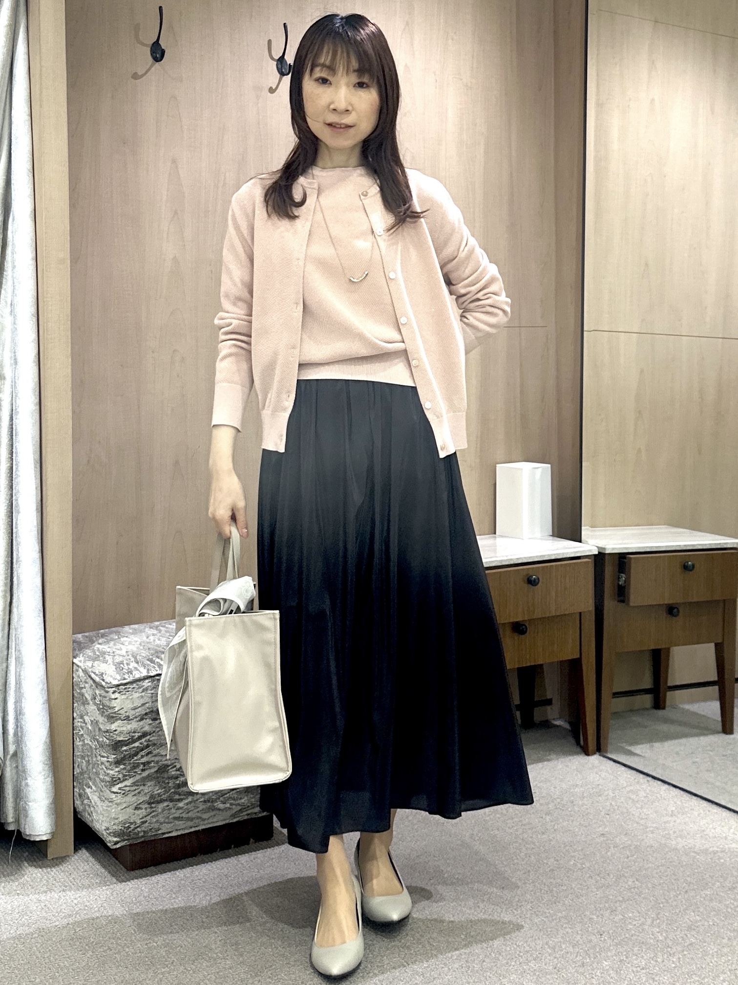 Miwaさんの「UNTITLED｜【アンサンブル可】ラメ混クルーネックカーディガン」を使ったコーディネート