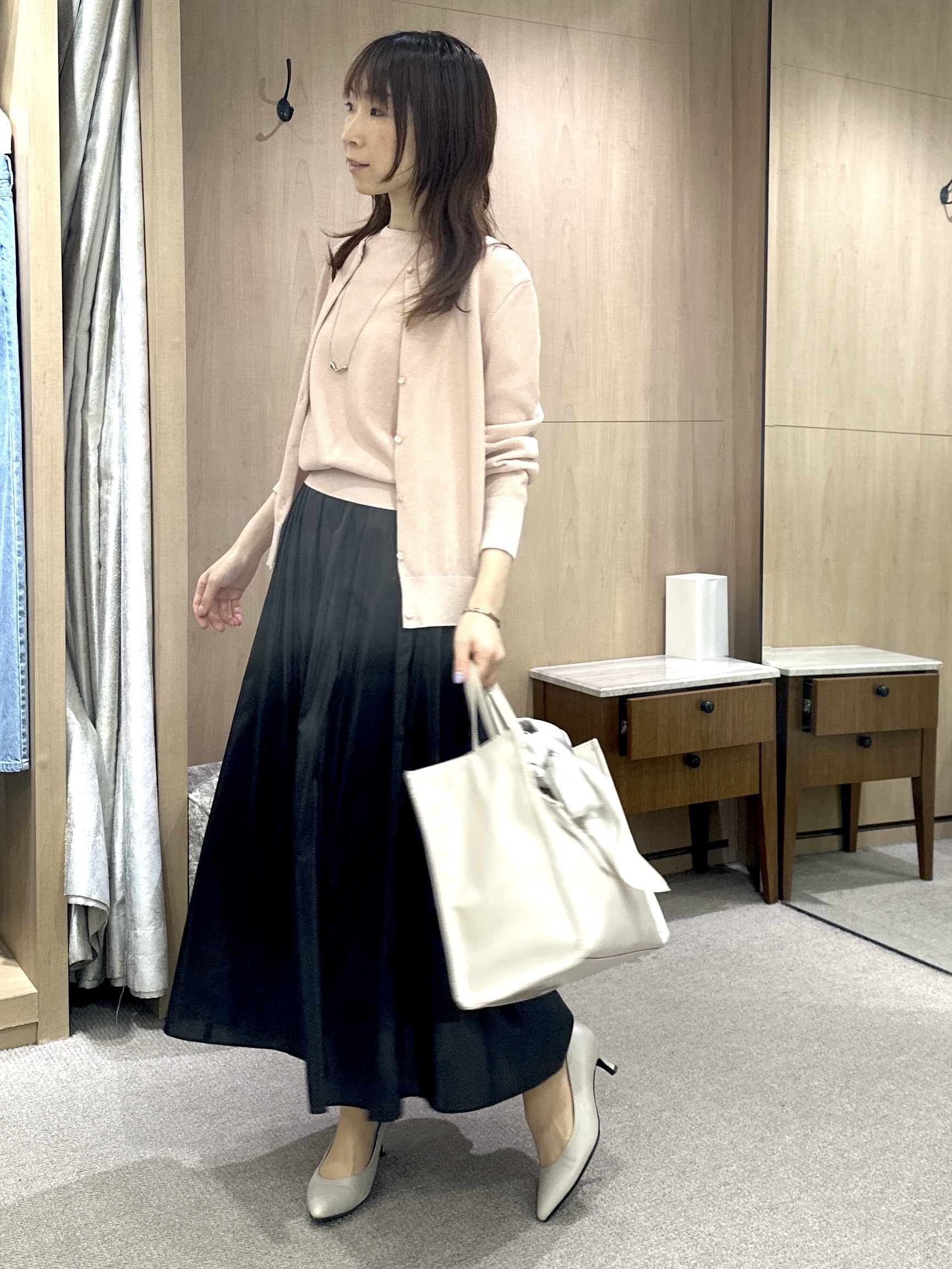 Miwaさんの「UNTITLED｜【アンサンブル可】ラメ混クルーネックカーディガン」を使ったコーディネート