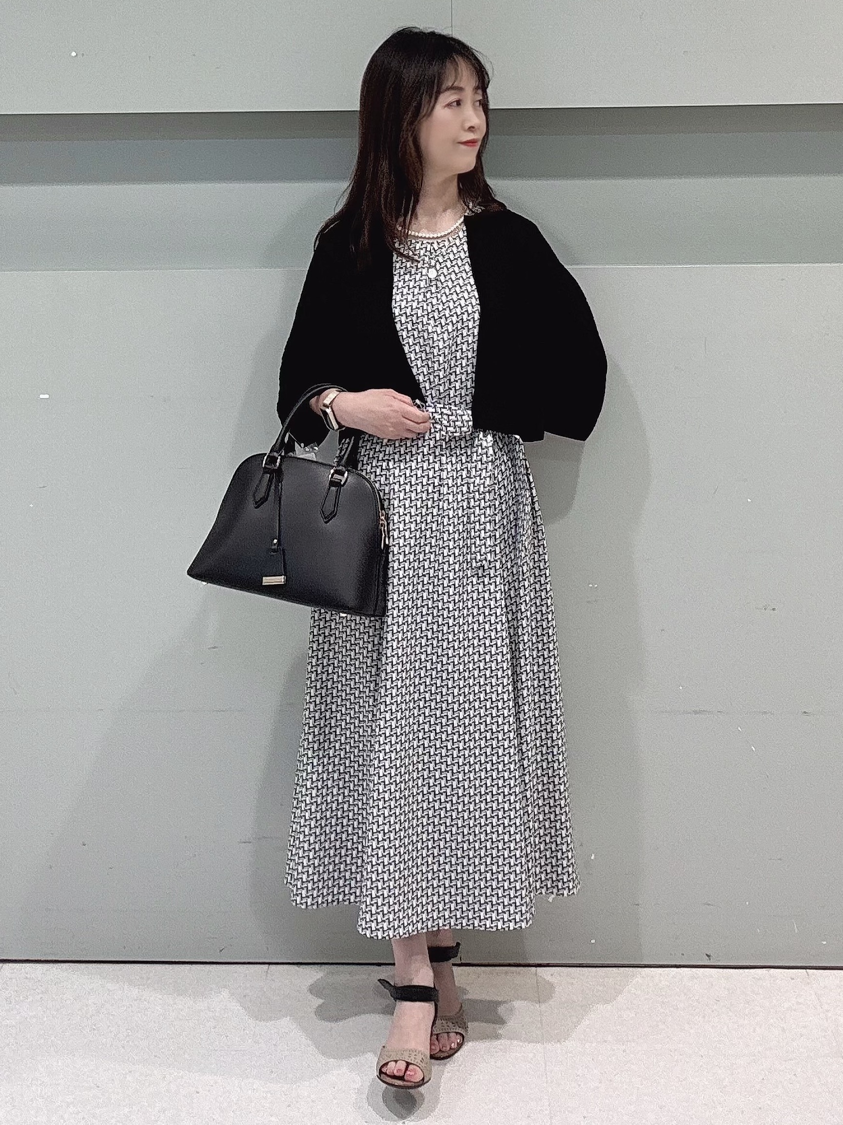 makiさんの「UNTITLED｜【ストレッチ性/洗える】短丈ニットカーディガン」を使ったコーディネート