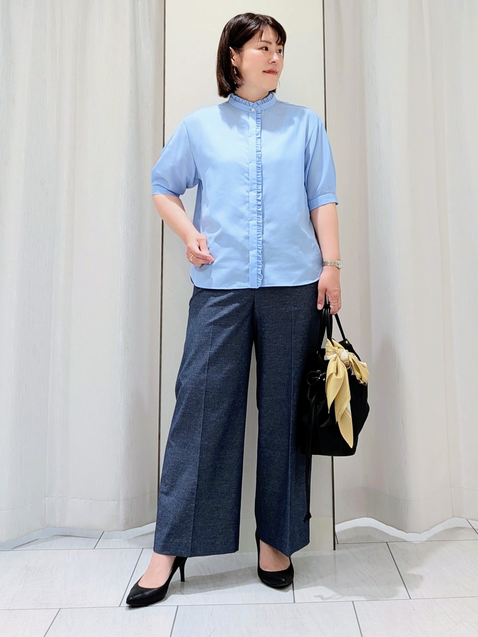 Onumaさんの「UNTITLED｜【接触冷感/通気性/洗える】スタンドカラーフリルブラウス」を使ったコーディネート