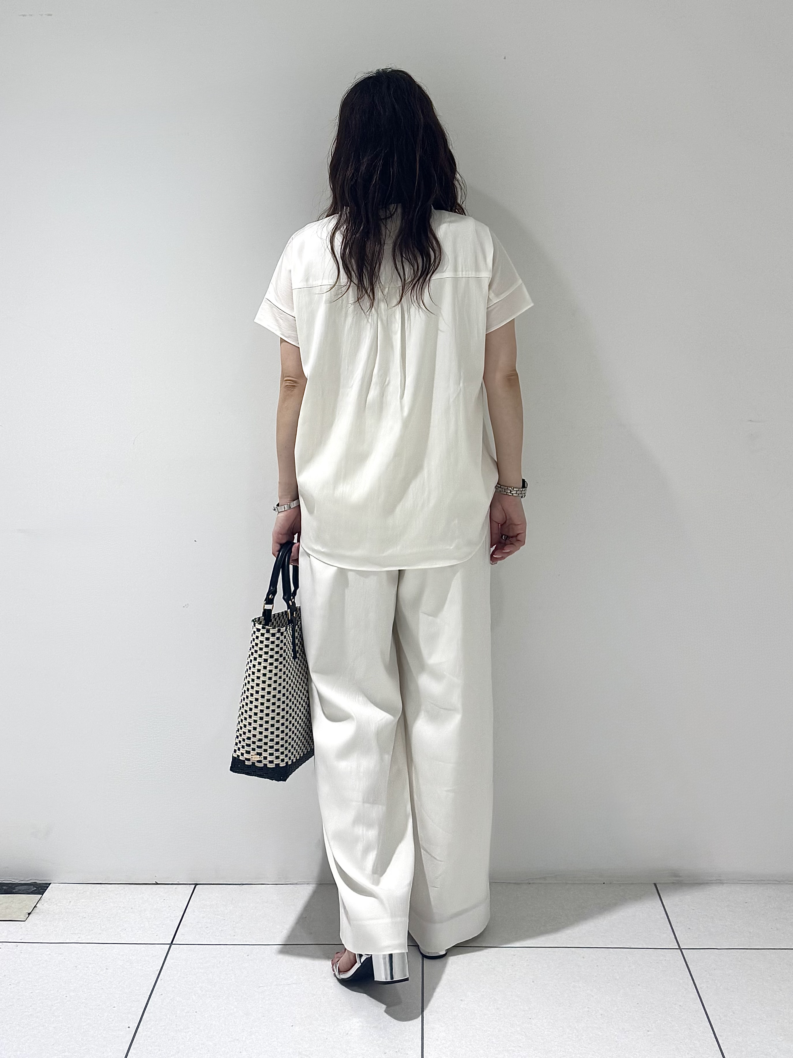 そんさんの「INDIVI｜【洗える／SETUP可能】スキッパーブラウス」を使ったコーディネート