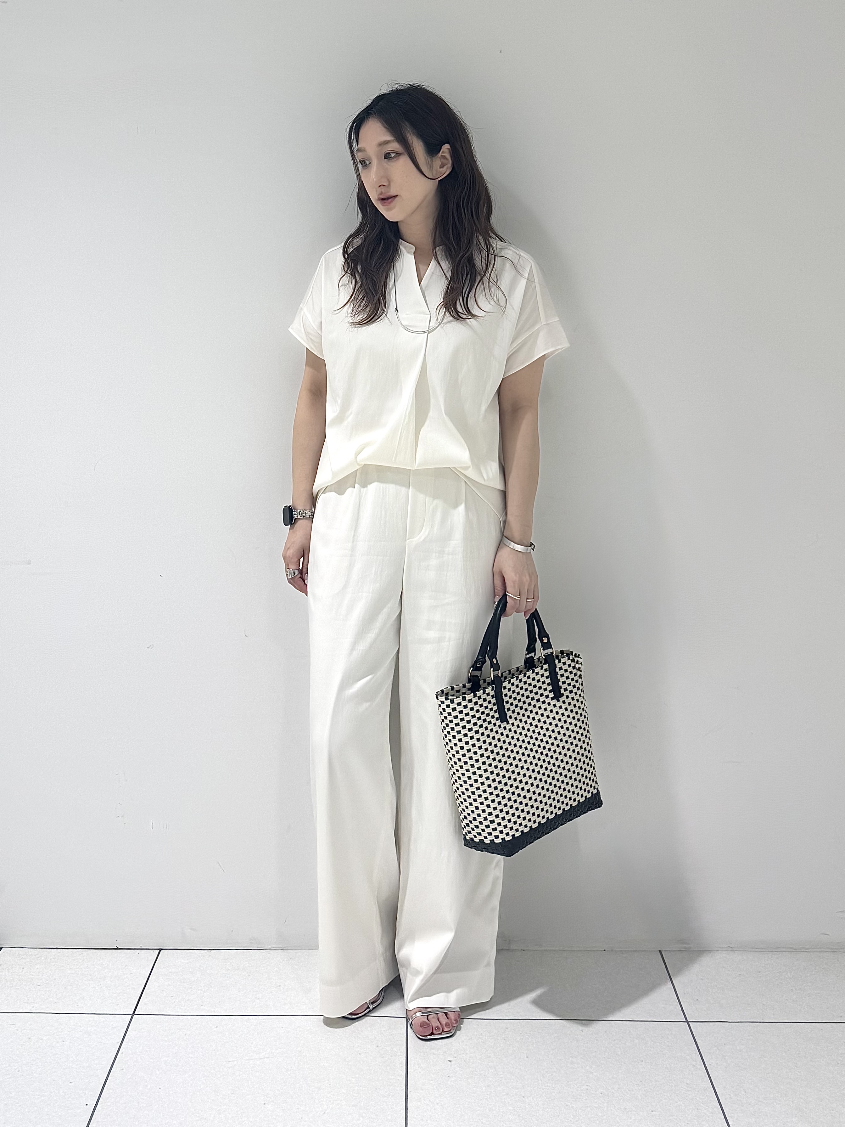 そんさんの「INDIVI｜【洗える／SETUP可能】スキッパーブラウス」を使ったコーディネート