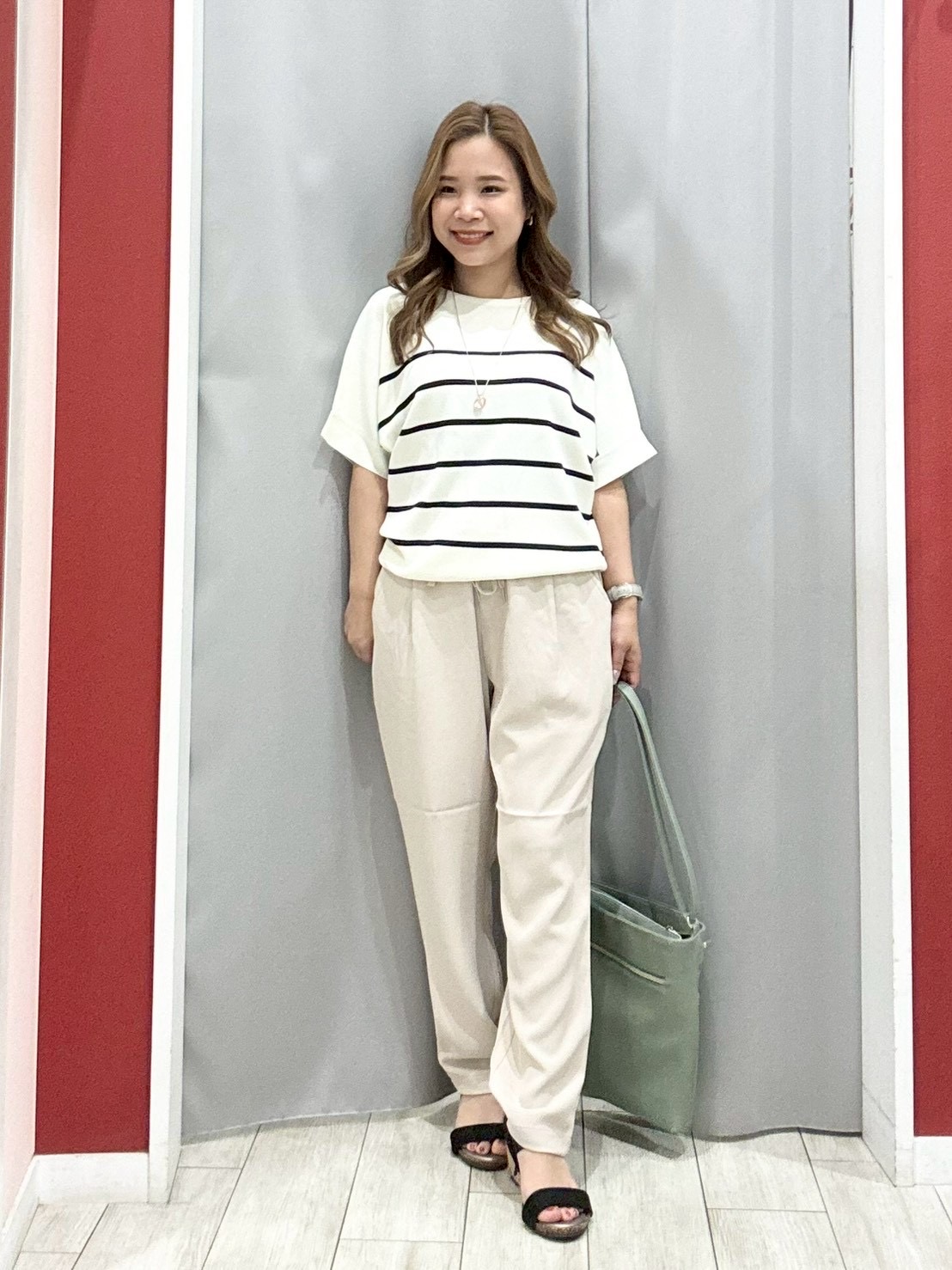 shioさんの「SHOO･LA･RUE｜【さらり快適/洗濯機可/S-LL】風が通り抜ける 半袖バンドカラーシアーシャツ」を使ったコーディネート