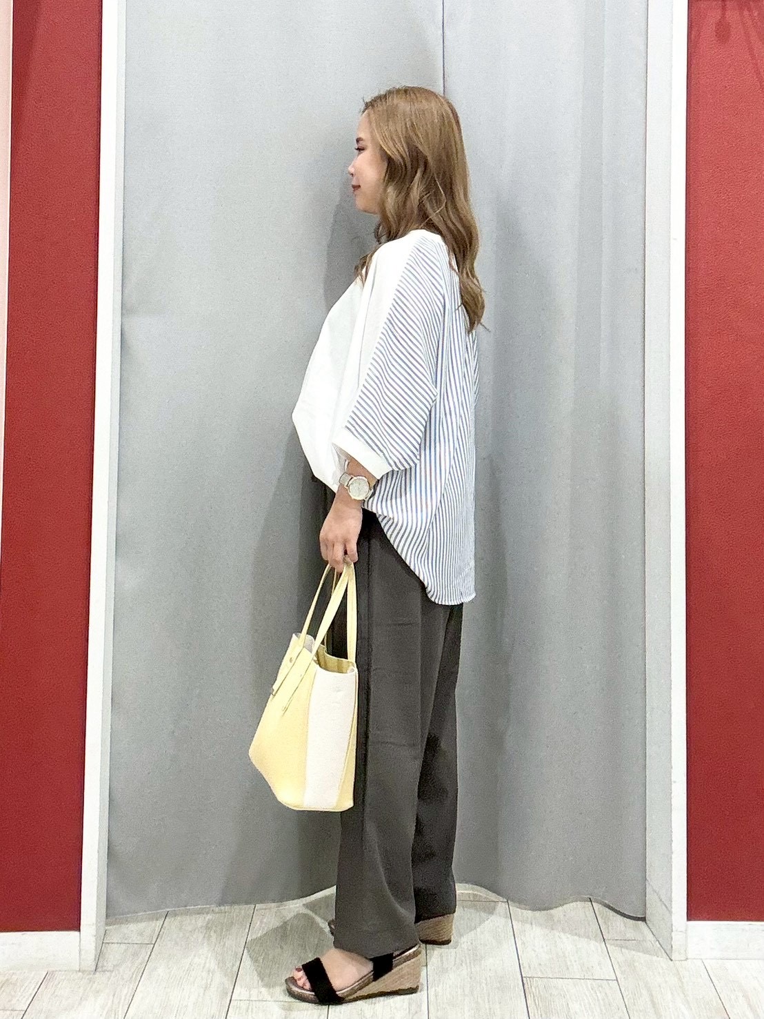 shioさんの「SHOO･LA･RUE｜【ひんやり/洗濯機可/S‐LL】二の腕隠れる 前後切り替えドルマントップス」を使ったコーディネート
