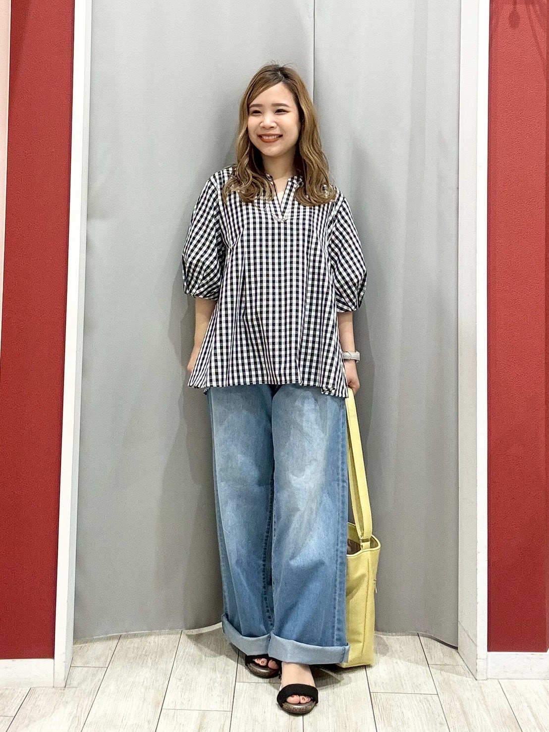 shioさんの「SHOO･LA･RUE｜【高レビュー/洗濯後しわになりにくい/インせず着られる】自然に体型カバー 麻調ペプラムブラウス」を使ったコーディネート