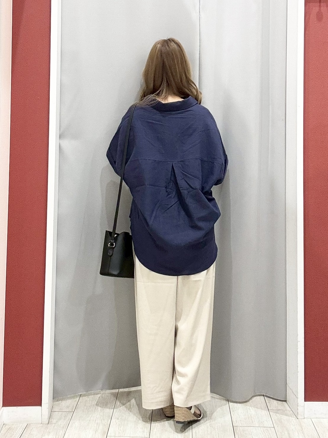 shioさんの「SHOO･LA･RUE｜【ひんやり/UV】インせず着られる フレンチリネンスキッパーシャツ」を使ったコーディネート