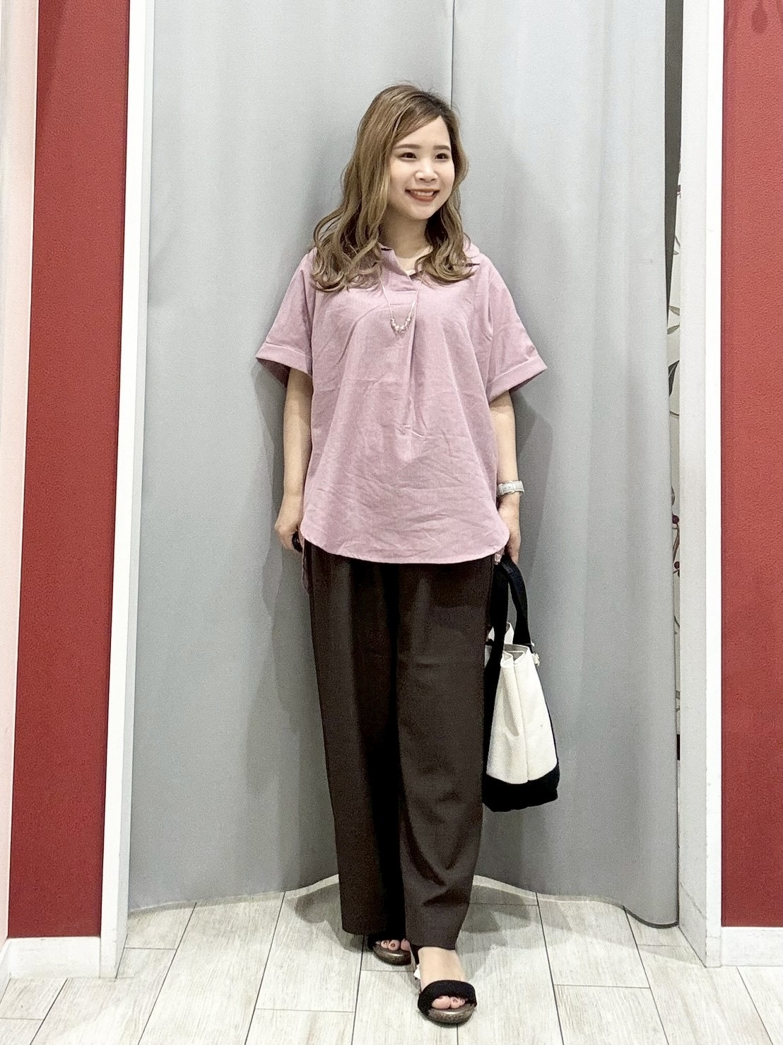 shioさんの「SHOO･LA･RUE｜【ひんやり/UV】インせず着られる フレンチリネンスキッパーシャツ」を使ったコーディネート
