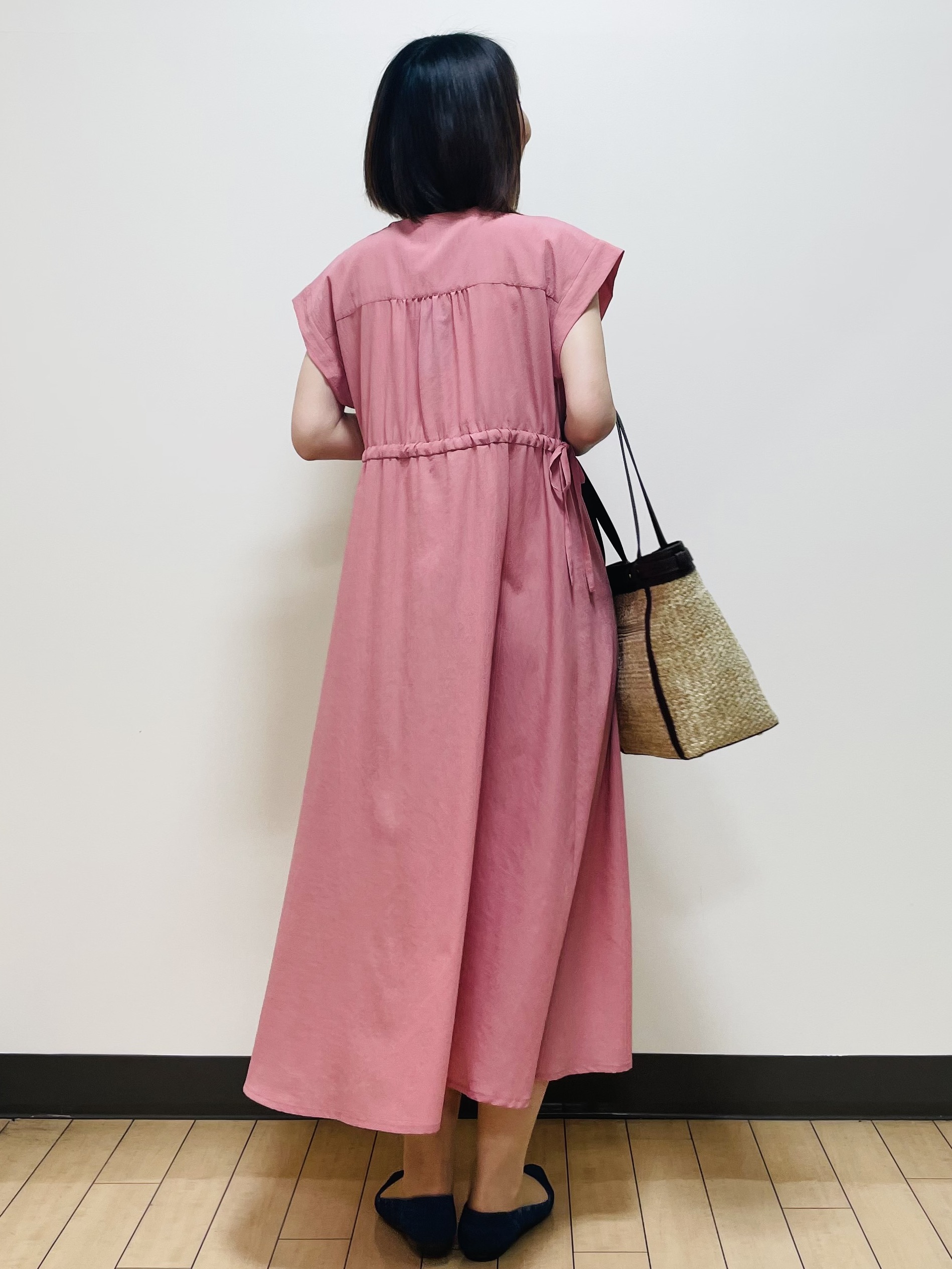 Riiさんの「Reflect｜【通気性あり／涼しい／マシンウォッシャブル】フロントボタンワンピース」を使ったコーディネート