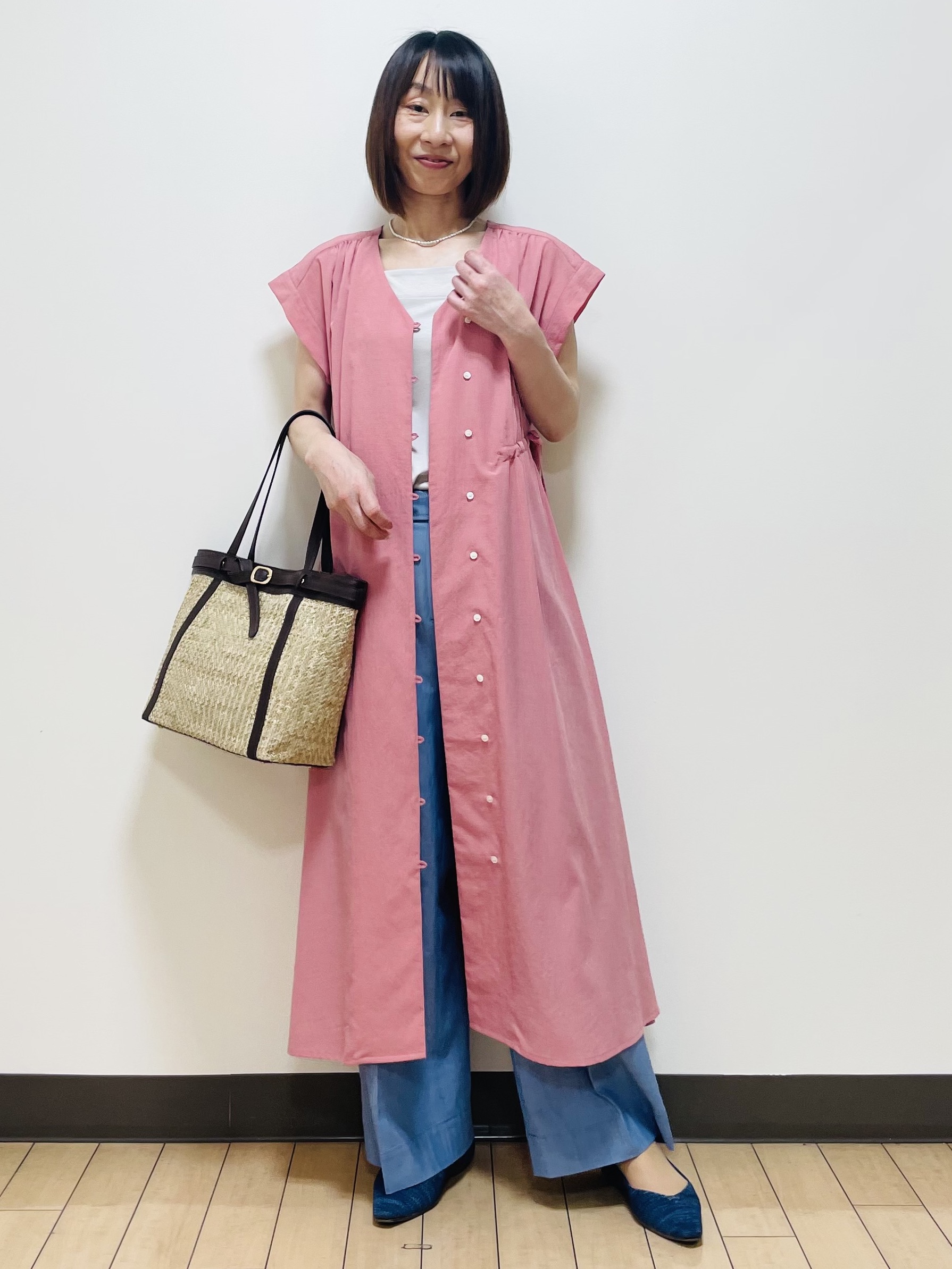 Riiさんの「Reflect｜【通気性あり／涼しい／マシンウォッシャブル】フロントボタンワンピース」を使ったコーディネート