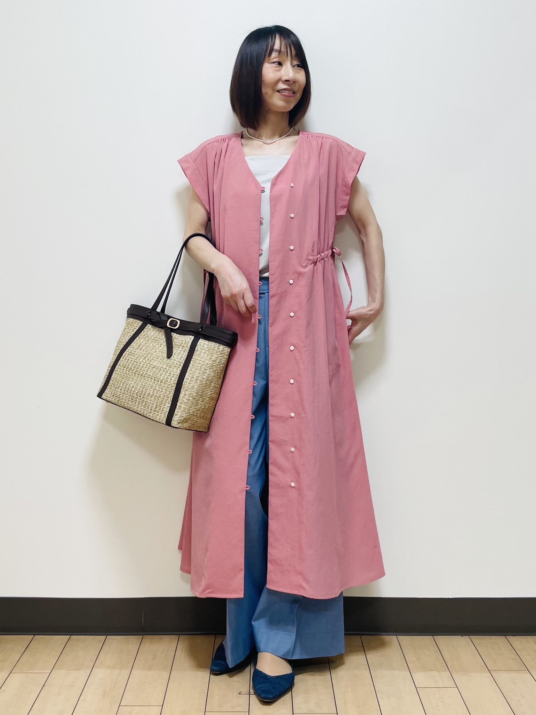 Riiさんの「Reflect｜【通気性あり／涼しい／マシンウォッシャブル】フロントボタンワンピース」を使ったコーディネート