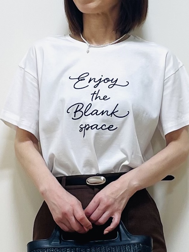 Riiさんの「Reflect｜【接触冷感】ラインアート刺繍Tシャツ」を使ったコーディネート